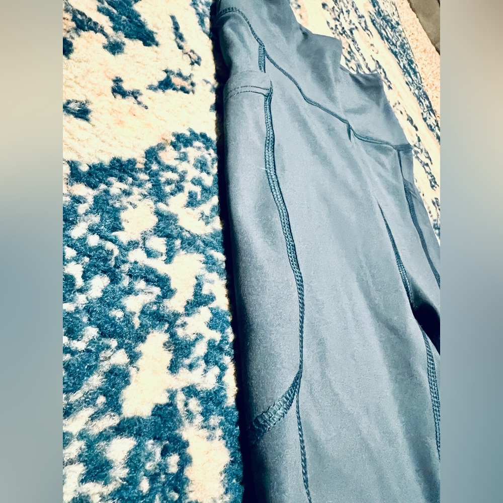 💙AE XXS The Everything
Pocket Highest Waist 7"
Bike Short💙🌟NWOT🌟 - Picture 6 of 10